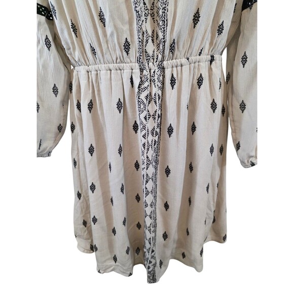 Maurices Dress Womans Large Tan Boho Aztec Southwest Off Shoulder NWT - Picture 4 of 12